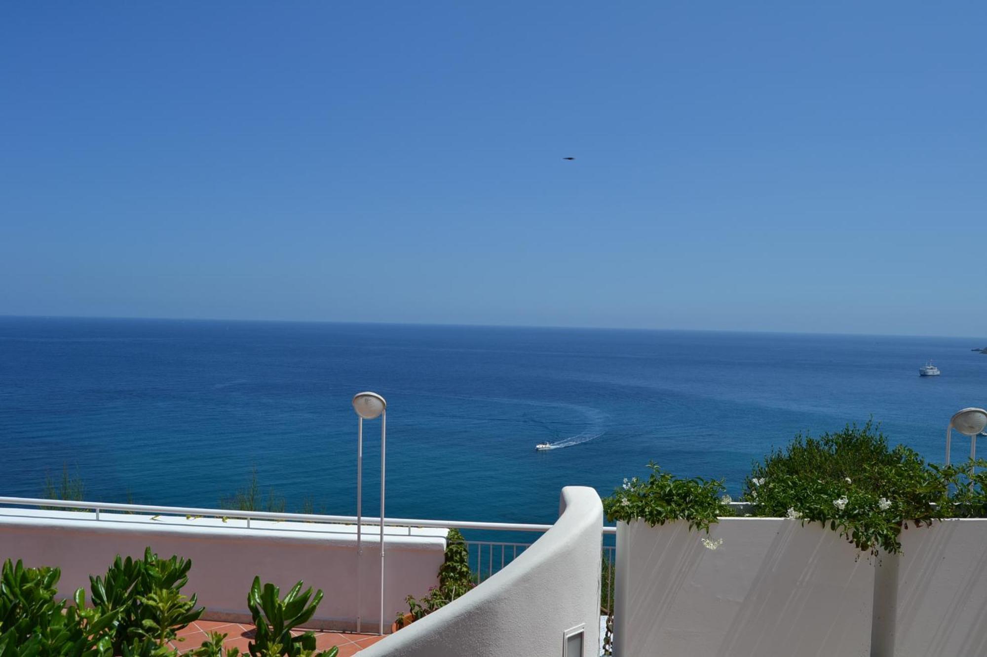 Maridea - Cave Apartments Ponza Exterior photo